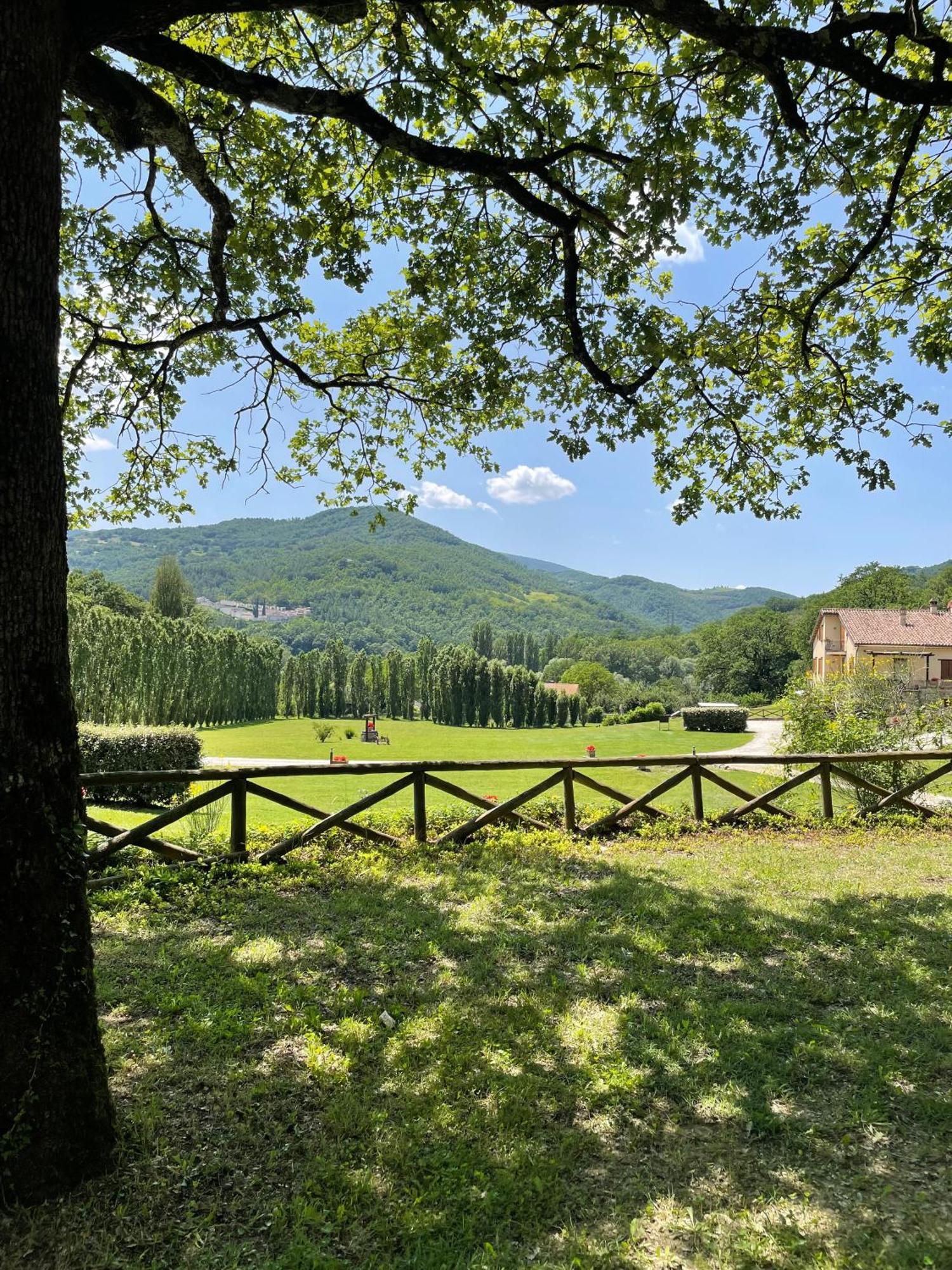 Cerqua Rosara Residence Valtopina Kültér fotó