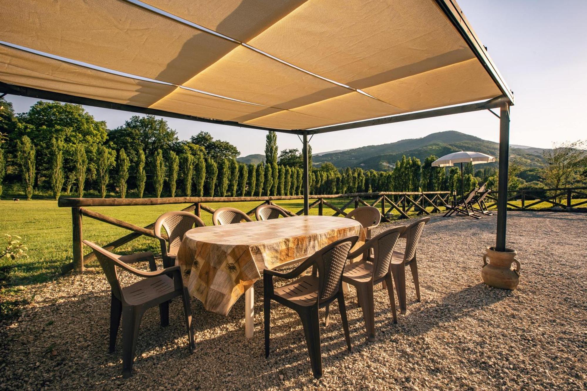 Cerqua Rosara Residence Valtopina Szoba fotó