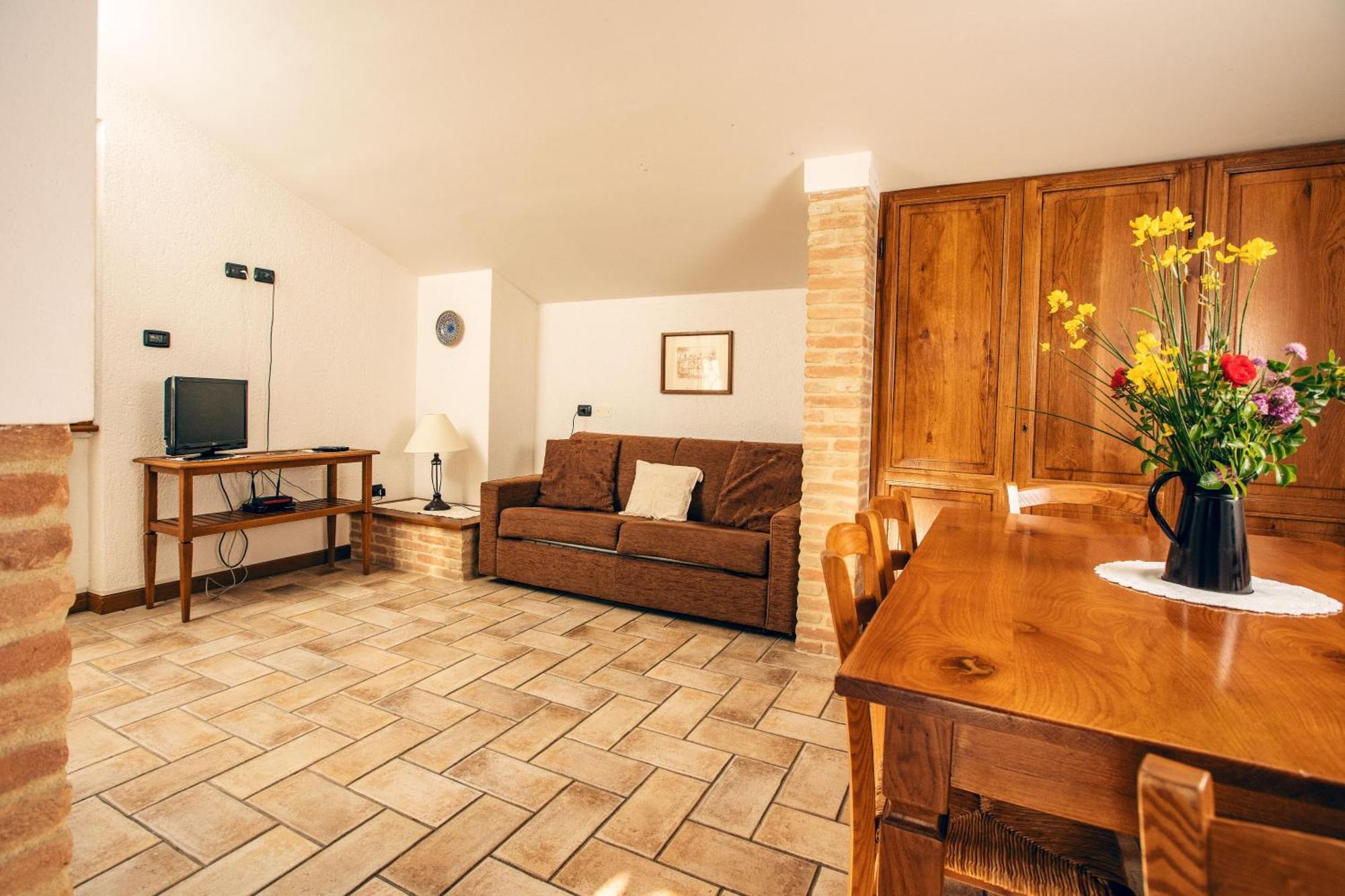 Cerqua Rosara Residence Valtopina Szoba fotó